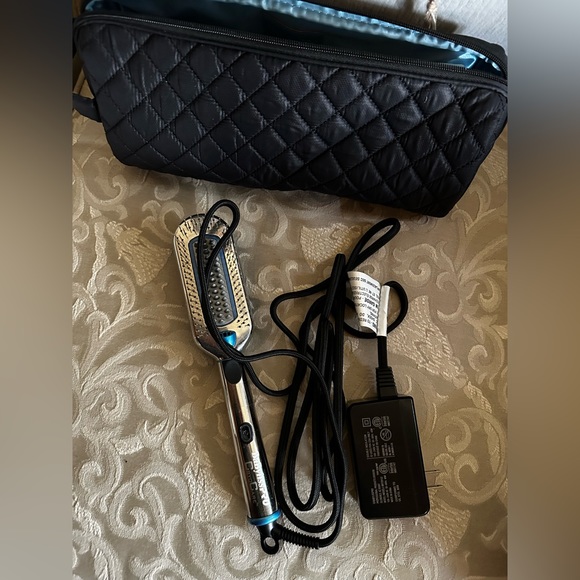 Babybliss Pro Cyro Care The Cold Brush - New With Case, Only Used Once. - Picture 4 of 4